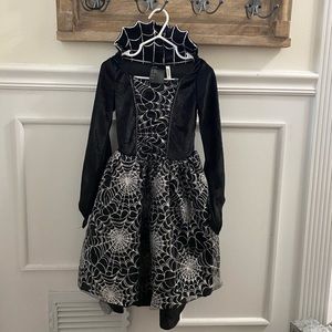 Vampire/witches costume size 2-3